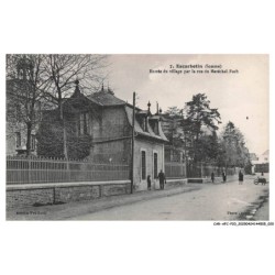 CAR-AFCP20-1113-80 - ESCARBOTIN - Entrée du village par la rue du maréchal foch