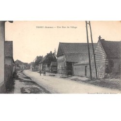 80. n°206118. thory. une rue du village