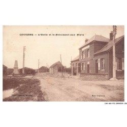 CAR-ABUP10-0894-80 - CHUIGNES - L'école et le monument aux morts