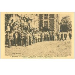 80.GRIVESNES.n°13670.LES ANCIENS COMBATTANTS ET LES GENERAUX SE SONT GROUPES AUTOUR DU GENERAL DEBENEY DANS LES RUINES..