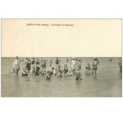 80.QUEND-PLAGE.n°11826.UN GROUPE DE BAIGNEURS