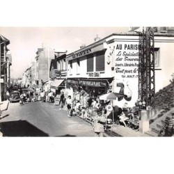 80 . n° 101674 . cpsm .9x14 cm .onival .le magasin au parisien rue st valery .