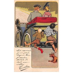 Illustrateur - n°91750 - Garçons s'accrochant à la malle de bagages d'une voiture