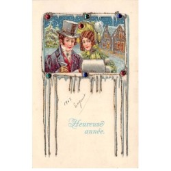Illustrateurs - n°82344 - Heureuse Année - Couple se promenant dans une rue sous la neige - Carte avec des strass