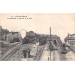 52 - CHAUMONT - SAN52885 - Intérieur de la Gare - Train