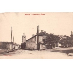 52 .n° 107343 . bologne .la mairie et l eglise .