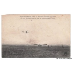 CAR-ADXP6-0303-AVIATION - MARTINET CONTEMPLE A TERRE LES EFFORTS D'UN CONCURRENT MALCHANCEUX