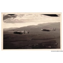CAR-ADXP6-0345-AVIATION - CARTE PHOTO SOUPLE - AVION DANS LES AIRS