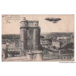 CAR-ADXP6-0320-AVIATION - VINCENNES - DIRIGEABLE EVOLUANT AU-DESSUS DU DONJON