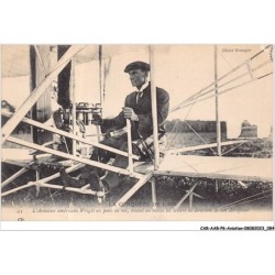 CAR-AARP6-0470 - AVIATION - LA CONQUETE DE L'AIR - L'aviateur américain Wright au poste de vol