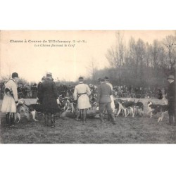 CHASSE - SAN37962 - Chasse à Courre de Villefermoy - Les Chiens flairant le cerf