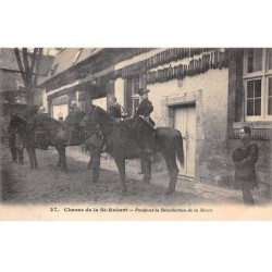 CHASSE - SAN37912 - Chasse de la St Hubert - Pendant la Bénédiction de la Meute