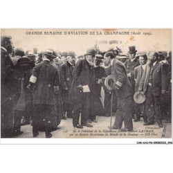 CAR-AAUP6-0436 - AVIATION - M.le president de la republique felicite Hubert LATHAM qui va devenir recordman du monde
