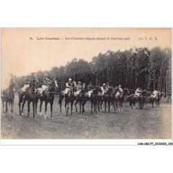 CAR-ABCP7-0645 - HIPPISME - LES COURSES - LES CHEVAUX ALIGNES DEVANT LE STARTING-GATE
