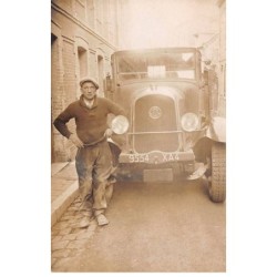 76 - n°87139 - Homme près d'un camion - XA Seine Inférieur - Métier - Carte photo à localiser
