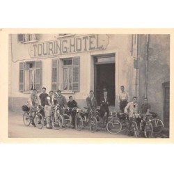76 - n°89548 - Touring Hôtel - Hommes près de leur vélo - Carte photo