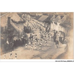 CAR-AASP10-0675 - FRANCE - CARTE PHOTO - FOULE DANS LA RUE - A IDENTIFIER FETE DE GYMNASTIQUE