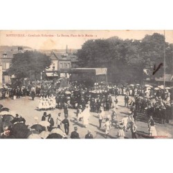76 .n° 110235 . sotteville . cavalcade enfantine .la danse .place de la mairie .
