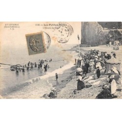 76.AM17466.Les petites dalles.N°1196.La plage.L'heure du bain