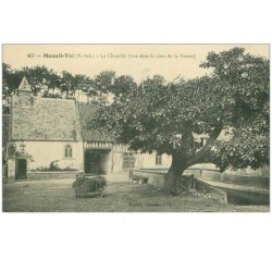 76.MESNIL-VAL.n°13550.LA CHAPELLE (VUE DANS LA COUR DE LA FERME)