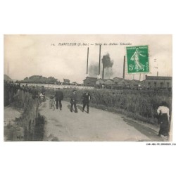 CAR-ABUP9-0788-76 - HARFLEUR - Sortie des ateliers schneider