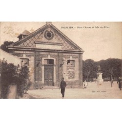 76 - HATFLEUR - SAN46762 - Place d'Armes et Salle des Fêtes