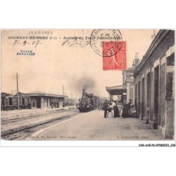 CAR-AAEP6-76-0618 - GOURNAY-EN-BRAY - Arrivée du train PARIS-DIEPPE - Train - Carte vendue en l'etat