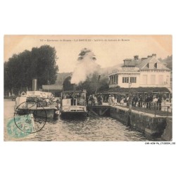 CAR-ACWP6-0396-76 - Environs de rouen - LA BOUILLE - Arrivée du bateau de rouen