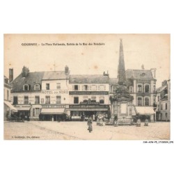 CAR-ACWP5-0303-76 - GOURNAY - La place nationale - Entrée de la rue des bouchers