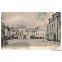CAR-ACWP6-0406-76 - LA BOUILLE - La place de l'église