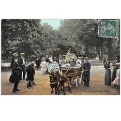 76 . n° 43893 . le havre.voiture a chevres