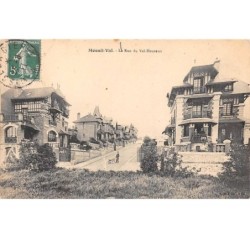 76  .  n° 202676    .   MESNIL - VAL  . LA RUE DU VAL HEUREUX