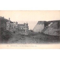 76 - MESNILVAL - SAN26165 - Le Petit Château et la Falaise