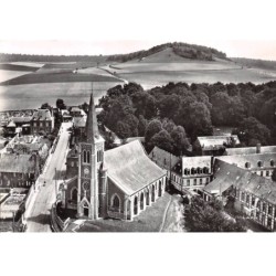 76 . n°sac10636 . Mesniéres-en-bray . l'église  en avion au dessus de . cpsm 10X15 cm . LAPIE