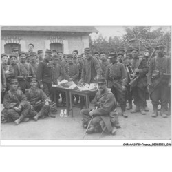 CAR-AASP10-0693 - FRANCE - CARTE PHOTO - LE HAVRE OU ENVIRON - PHOTO DE SOLDATS EN GROUPE
