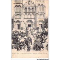 CAR-AABP8-76-0645 - LE HAVRE - La première communion à l'église St-Vincent-de-Paul - Carte pliee, vendue en l'etat