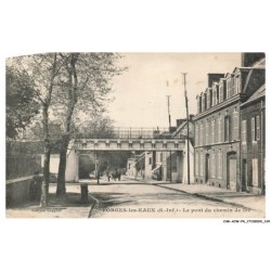 CAR-ACWP4-0251-76 - FORGES-LES-EAUX - Le pont du chemin de fer