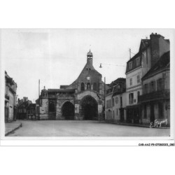 CAR-AAJP9-77-0825 - PROVINS - Place Saint-Ayoul