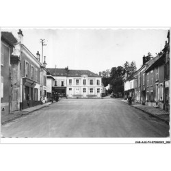 CAR-AAKP4-77-0390 - MONTRY - Place de la mairie - Boulangerie, Café