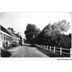 CAR-AAJP9-77-0822 - TIGEAUX - L'hôtel de l'espérance face au parc
