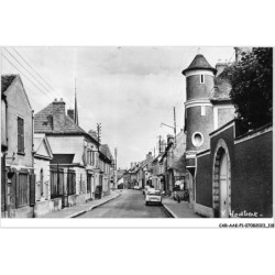 CAR-AAKP1-77-0060 - EGREVILLE - Rue Saint-Martin - L'Hôtel de ville et la maison à la Tourelle