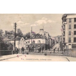 77 - THORIGNY - SAN25908 - Le Passage à Niveau