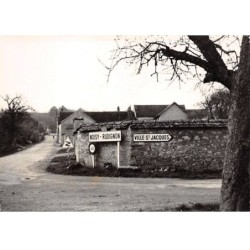 77 - SAN61202 - NOISY RUDIGNON - Entrée du Village - Editions du Sud Est - CPSM 10x15 cm