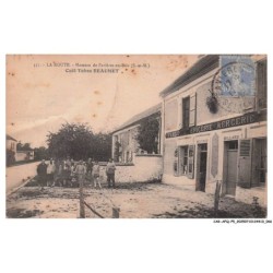 CAR-AFQP5-0258-77 - LA ROUTE - Hameau de favieres-en-brie - Café tabac beaumet - Vendue en etat