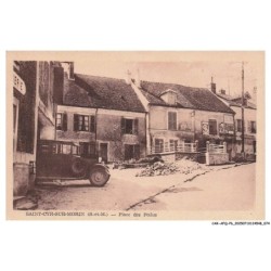 CAR-AFQP6-0325-77 - SAINT-CYR-SUR-MORIN - Place des poilus