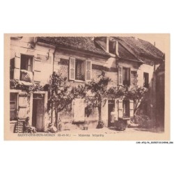 CAR-AFQP6-0331-77 - SAINT-CYR-SUR-MORIN - Maisons briardes