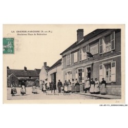CAR-AEYP11-0688-77 - LA GRANDE PAROISSE - Ancienne place de rubrettes
