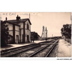 CAR-AAEP7-77-0642 - HERME - la gare