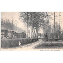 77 - JOUY SUR MORIN - SAN67401 - Le bois des noyers - Métier
