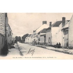 77.AM17485.Ury.Route de Fontainebleau